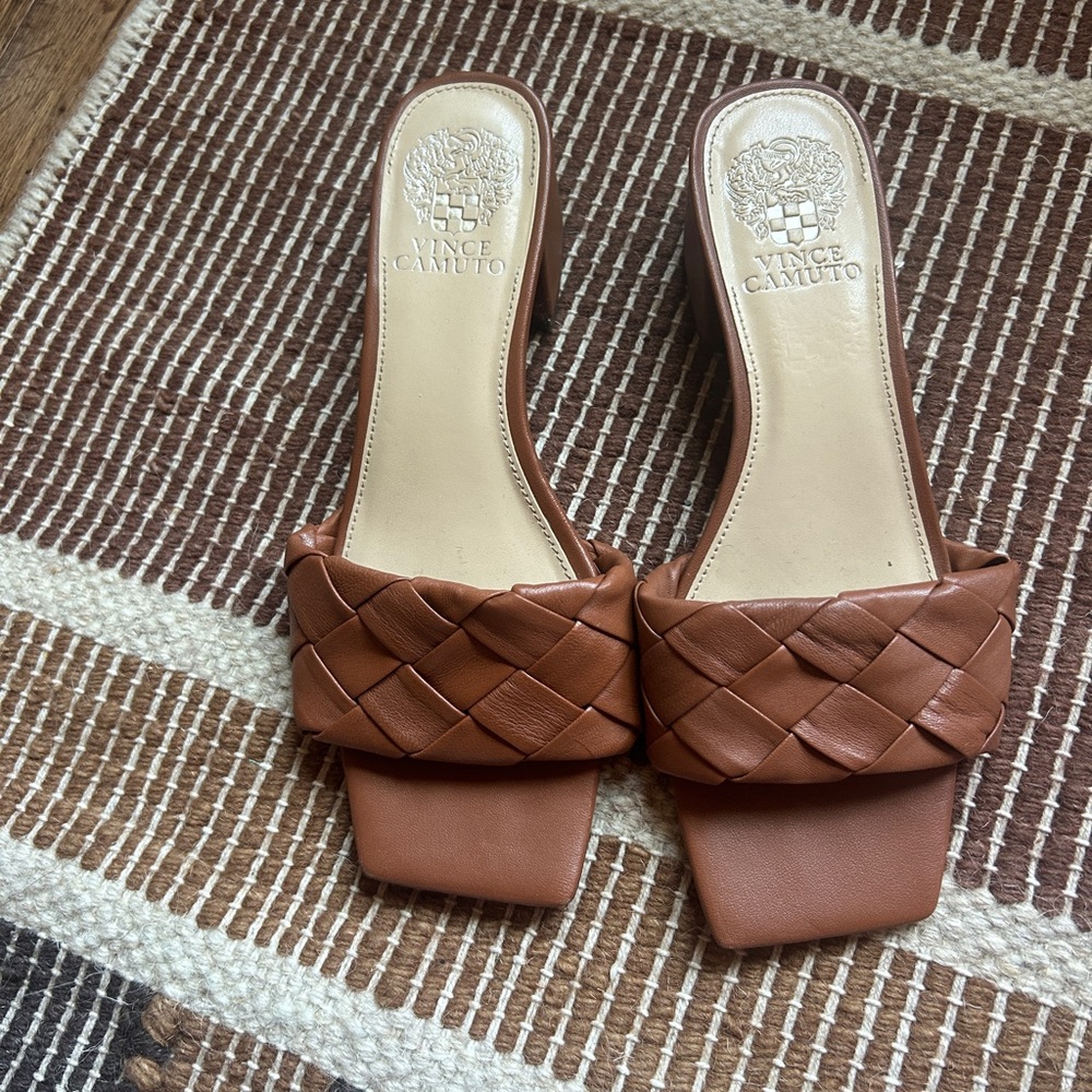 Like New Vince Camuto Heeled Sandals